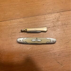 Set of 2 antique pocket knives